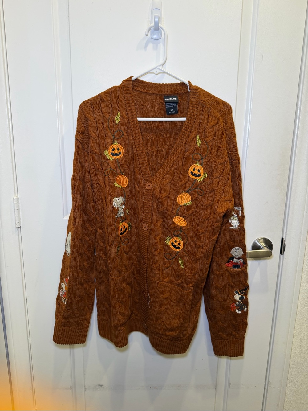 NWOT Peanuts Halloween Embroidered Knitted Ladies Cardigan - Picture 1 of 9